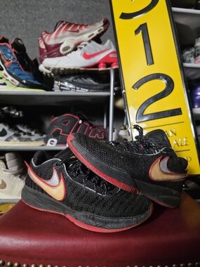 🔥 Nike Lebron 20 Miami Heat Black Red Low-Top Sneakers with Gold Swoosh